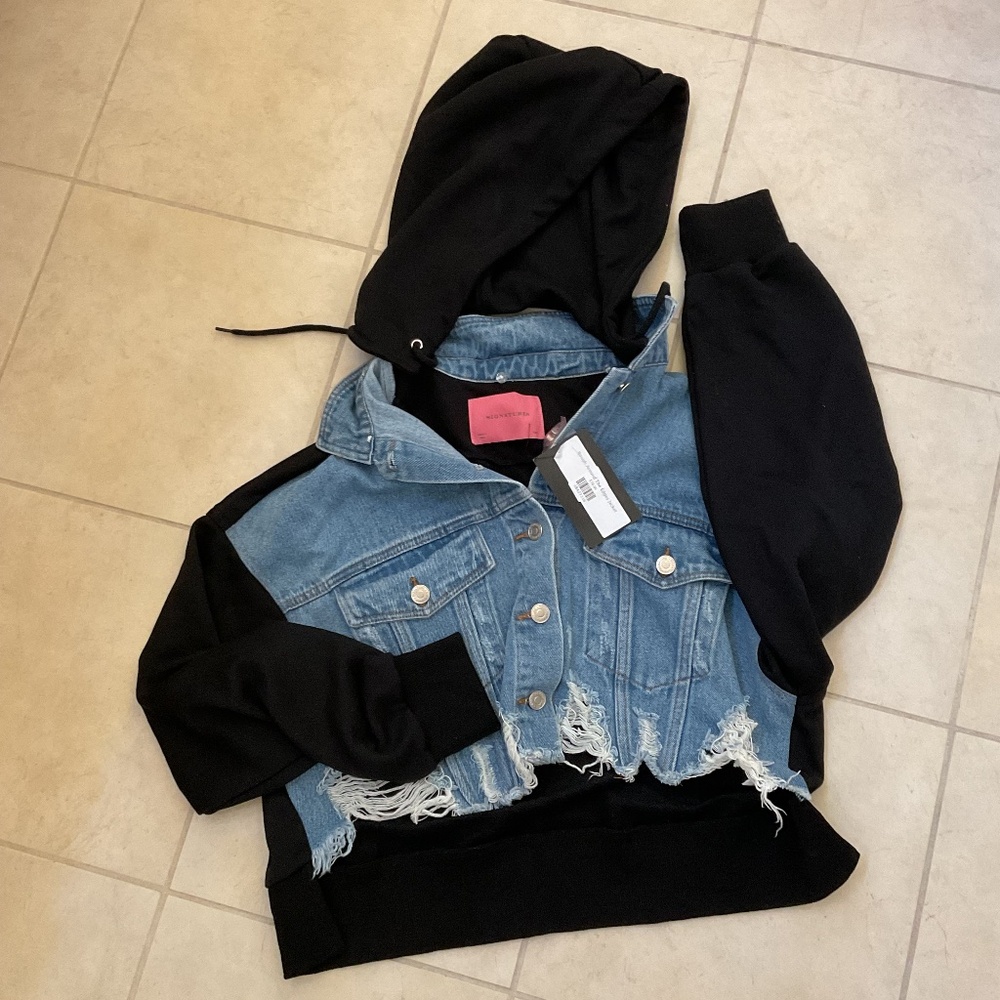 SIGNATURE 8 distressed cropped denim sweater jacket w/ detachable hood small NWT